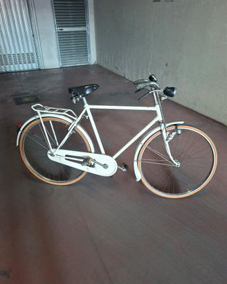 Bicicletta d'epoca da uomo stile vinntage. Ottimoa