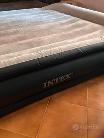 Materasso gonfiabile con pompa