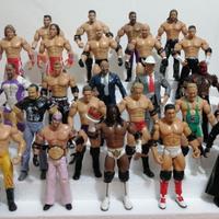 WWE SmackDown roster 2006 action figures a  scelta