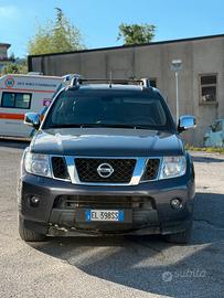 Nissan Navara V6 autocarro