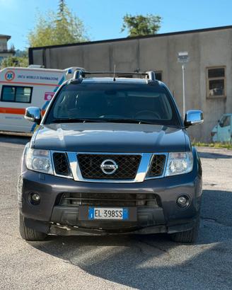 Nissan Navara V6 autocarro