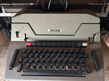 Macchina da scrivere Olivetti 84