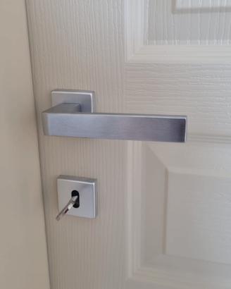 Maniglie quadre porte interne 