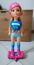 Bambola Nancy con hoverboard che si muove da solo