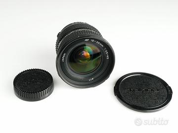 Tokina AF 19-35 mm attacco Nikon F 3.5 / 4.5