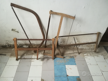 Serrature e seghe a telaio antiche