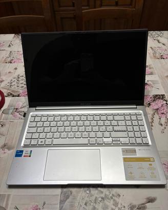 Computer ASUS Vivobook