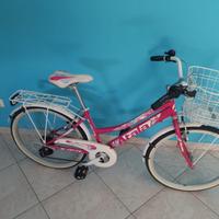 bici da passeggio ragazza