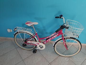 bici da passeggio ragazza