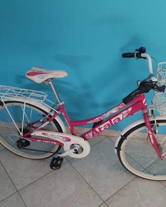 bici da passeggio ragazza