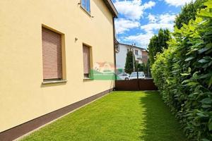 Villa di 215 m² con più di 5 locali e box auto dop