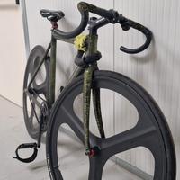 bicicletta scatto fisso 