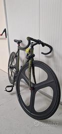 bicicletta scatto fisso 