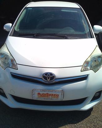 Toyota Verso-S 1.3 MT