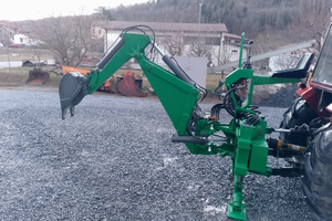 Retroescavatore trattore