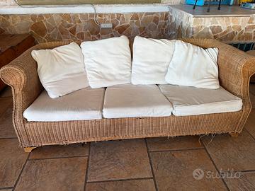 Divano 3 posti in rattan naturale con cuscini