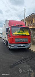 camion  isotermico MAN 