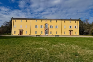 Villa di 3300 m² con più di 5 locali a San Lazzaro