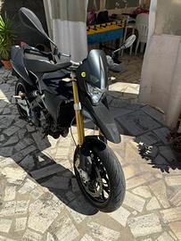 Aprilia Dorsoduro 750