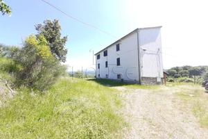 Appartamento di 420 m² con più di 5 locali e box a