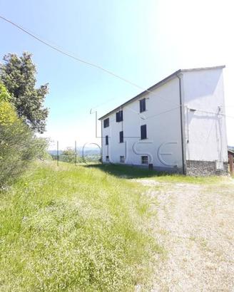 Appartamento di 420 m² con più di 5 locali e box a