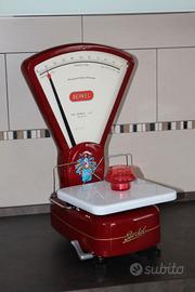 Bilancia Berkel modello O a 2 Kg restaurata Rossa