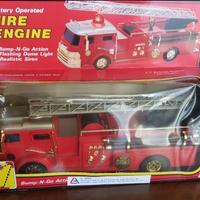 Camion dei pompieri d'epoca con scatola