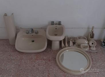 Bagno color champagne ben tenuto