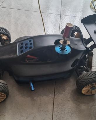 auto a motore a scoppio radiocomandata 