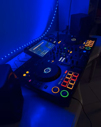 Pioneer dj xdj-rx3 + Pioneer DJ DM-40D Black BT cp