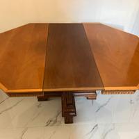 Tavolo ottagonale in stile classico in legno