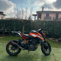 KTM Duke 125