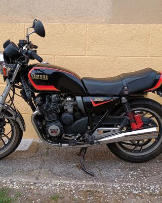 Yamaha XJ 550 - rimessa a nuovo, pronta all'uso