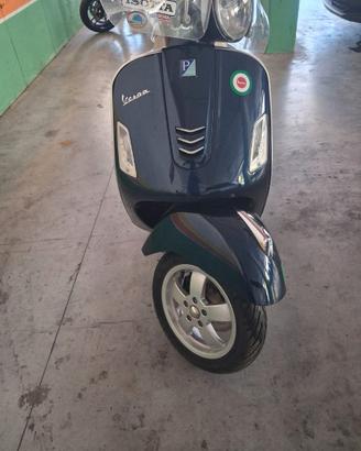 Vespa 300GTS