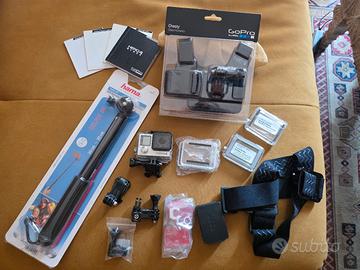 gopro hero4 completo di accessori