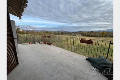 Carrù (CN), casa indipendente con giardino