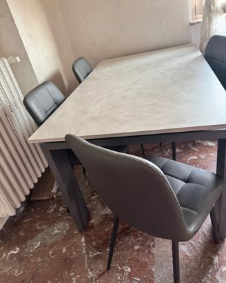 Tavolo moderno da pranzo grigio chiaro e antracite