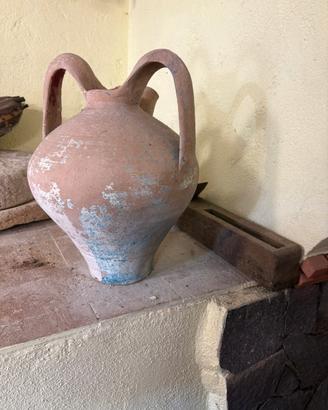 Anfora biansata in terracotta