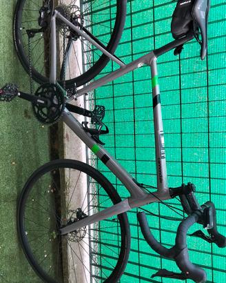 bicicletta da corsa usata pochissimo