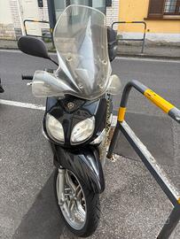 Yamaha Xenter 150 nero lucido
