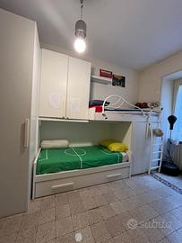 Camera componibile con letto a ponte