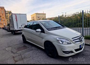 Mercedes Classe B/200 CDI-Allestimento Premium AMG
