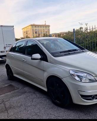 Mercedes Classe B/200 CDI-Allestimento Premium AMG