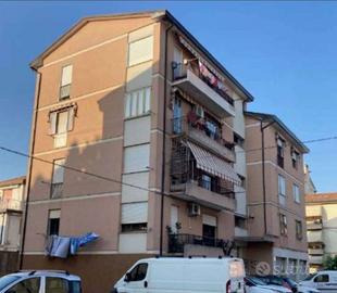 Appartamento di 111 m² con 5 locali e box auto a V