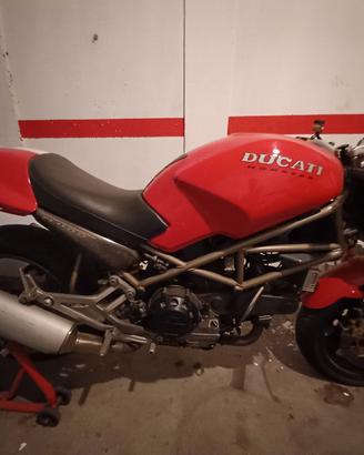 Monster M900 a carburatori del 1995