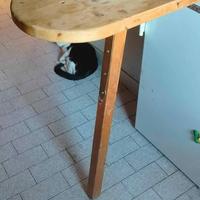 Ripiano/penisola in legno grezzo arrotondata