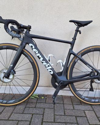 Cervelo’ Caledonia (2021) - Zipp 303 Firecrest