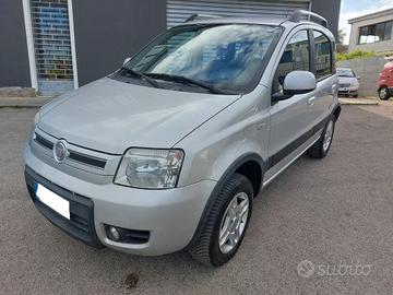 FIAT Panda 1.3 MJT 16V DPF 4x4 Climbing