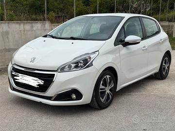 Peugeot 208 1.6 HDi ALLURE 2019 119.000 km NUOVA