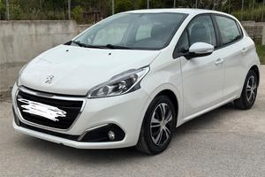 Peugeot 208 1.6 HDi ALLURE 2019 119.000 km NUOVA